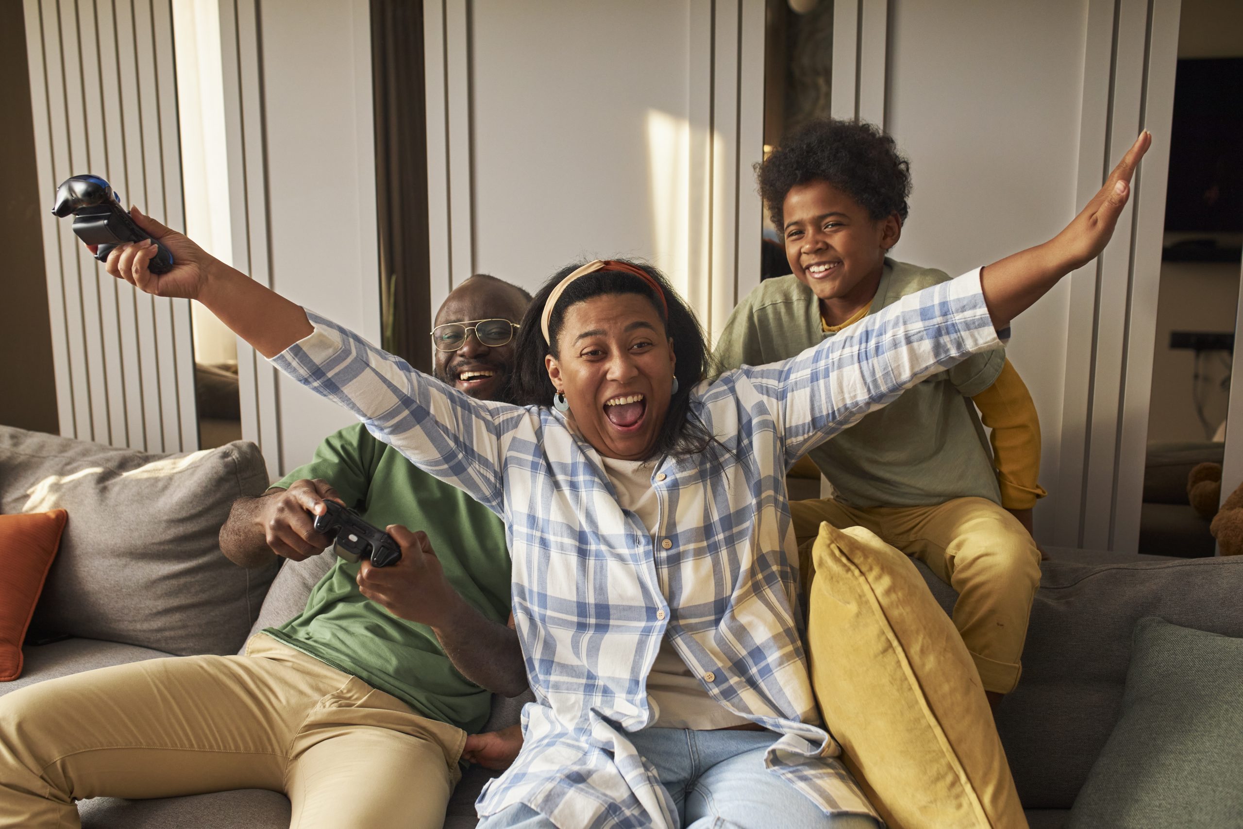 Services 25 medium-shot-happy-family-home