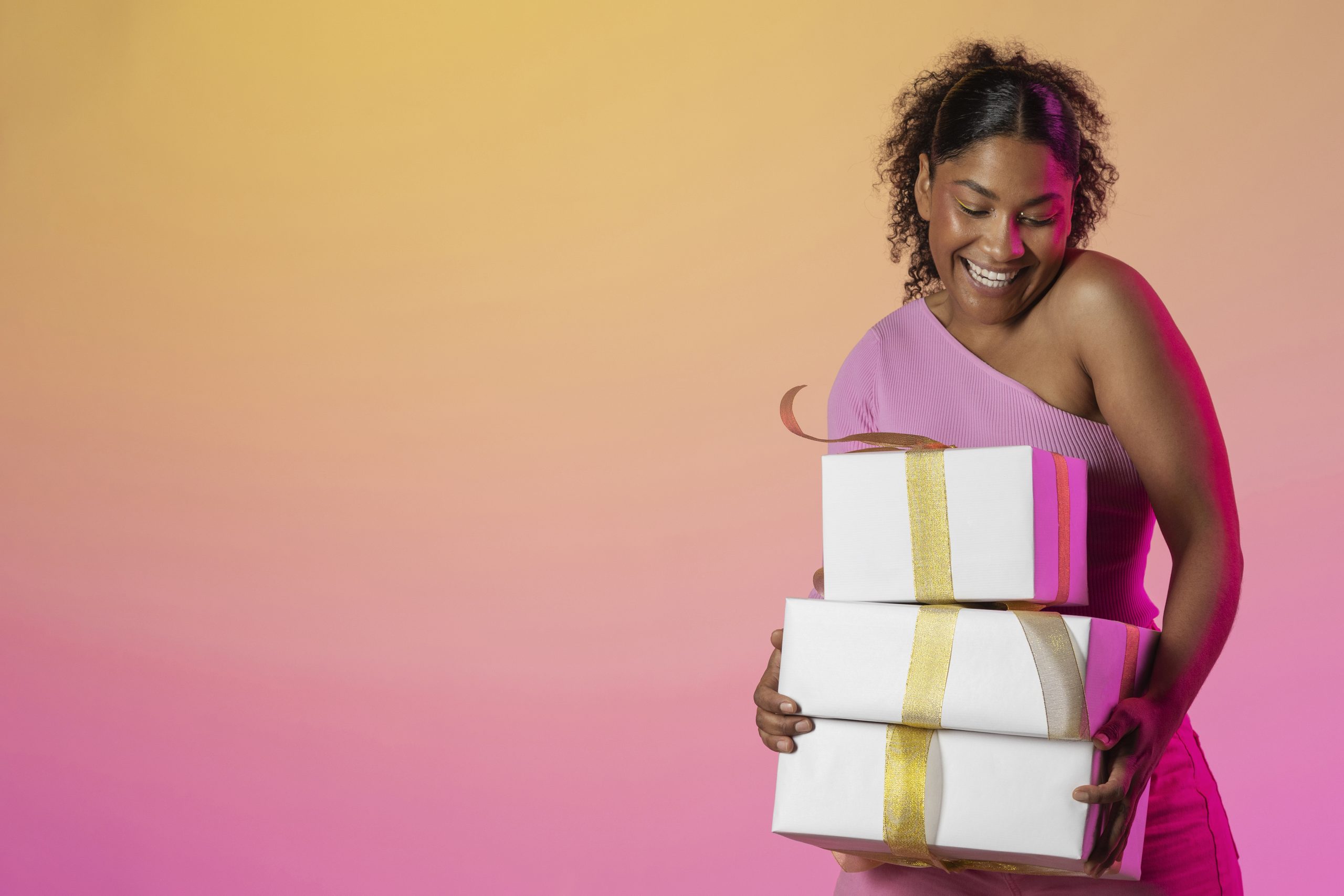 Services 29 medium-shot-smiley-woman-holding-gifts